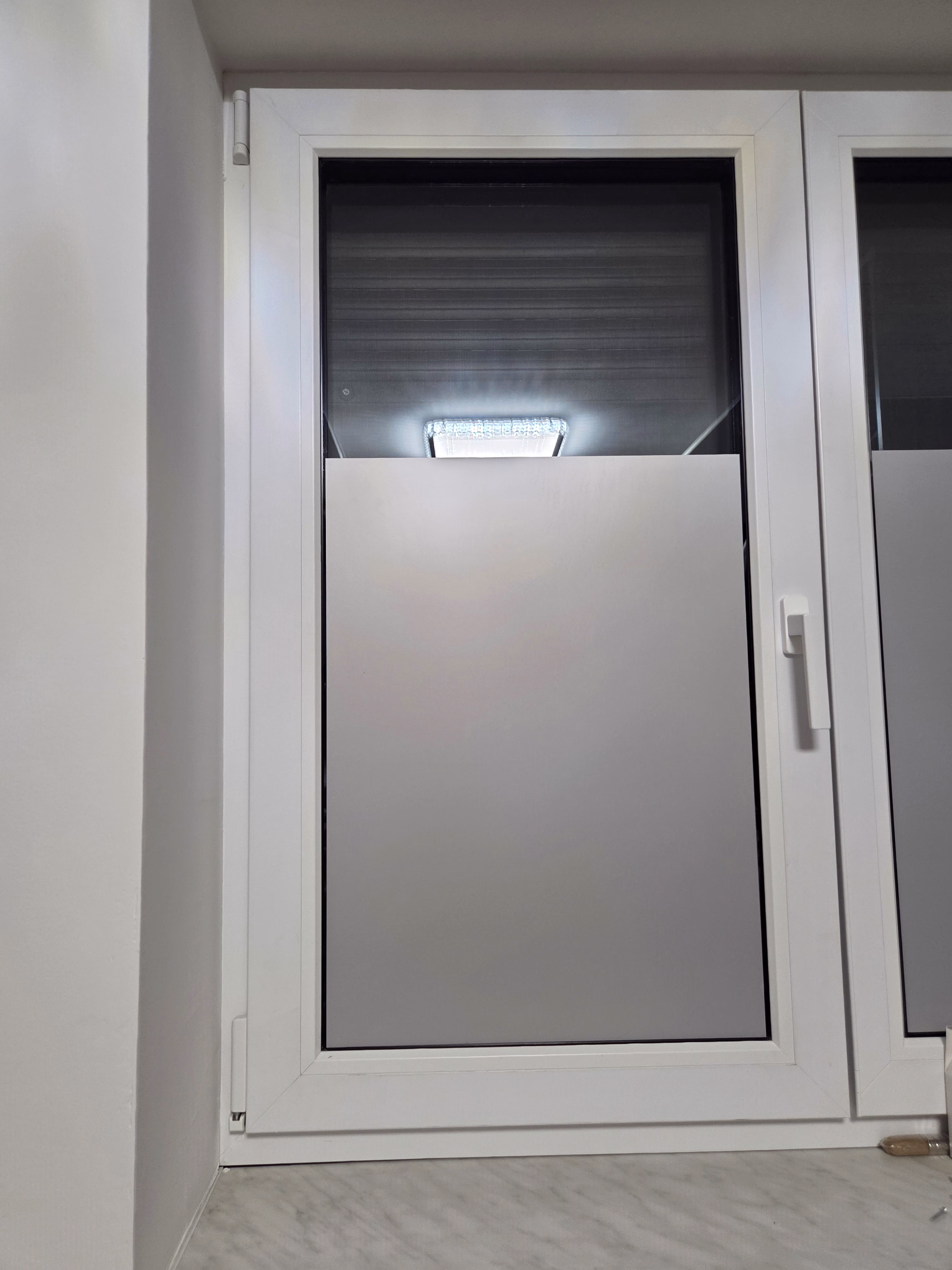 Sichtschutz- und Sonnenschutzfolie, silber matt verspiegelt