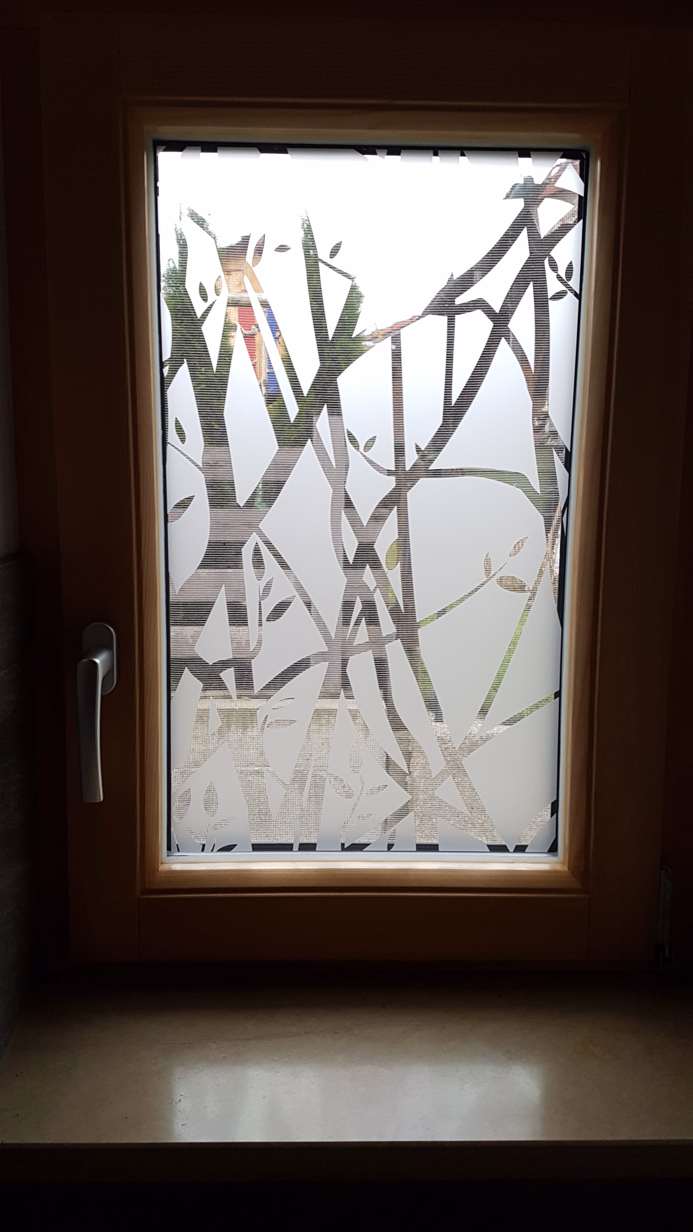 Transparent weiße Dekorfolie mit Herbstwald Motiv
