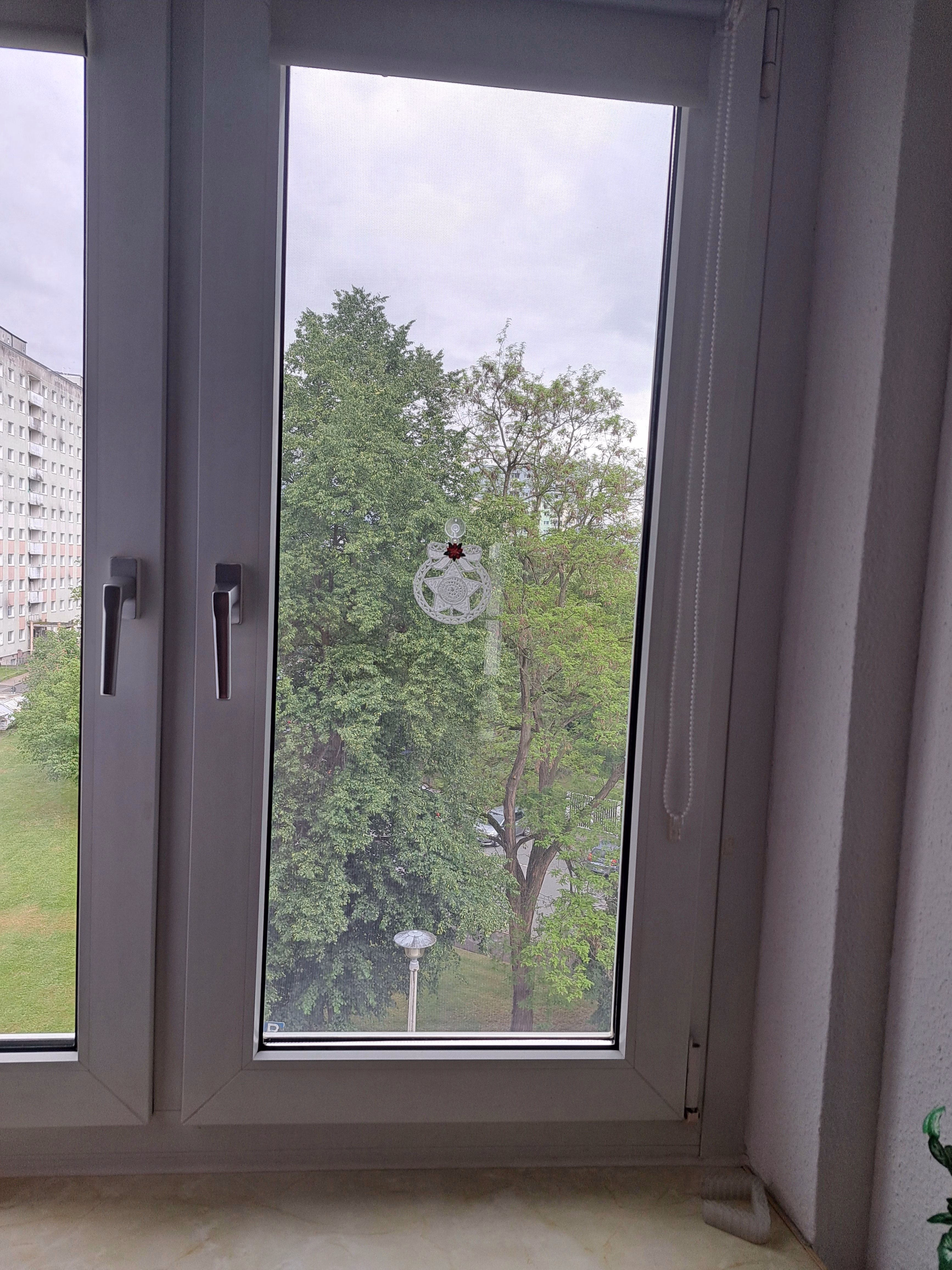Sonnenschutzfolie, silber leicht verspiegelt