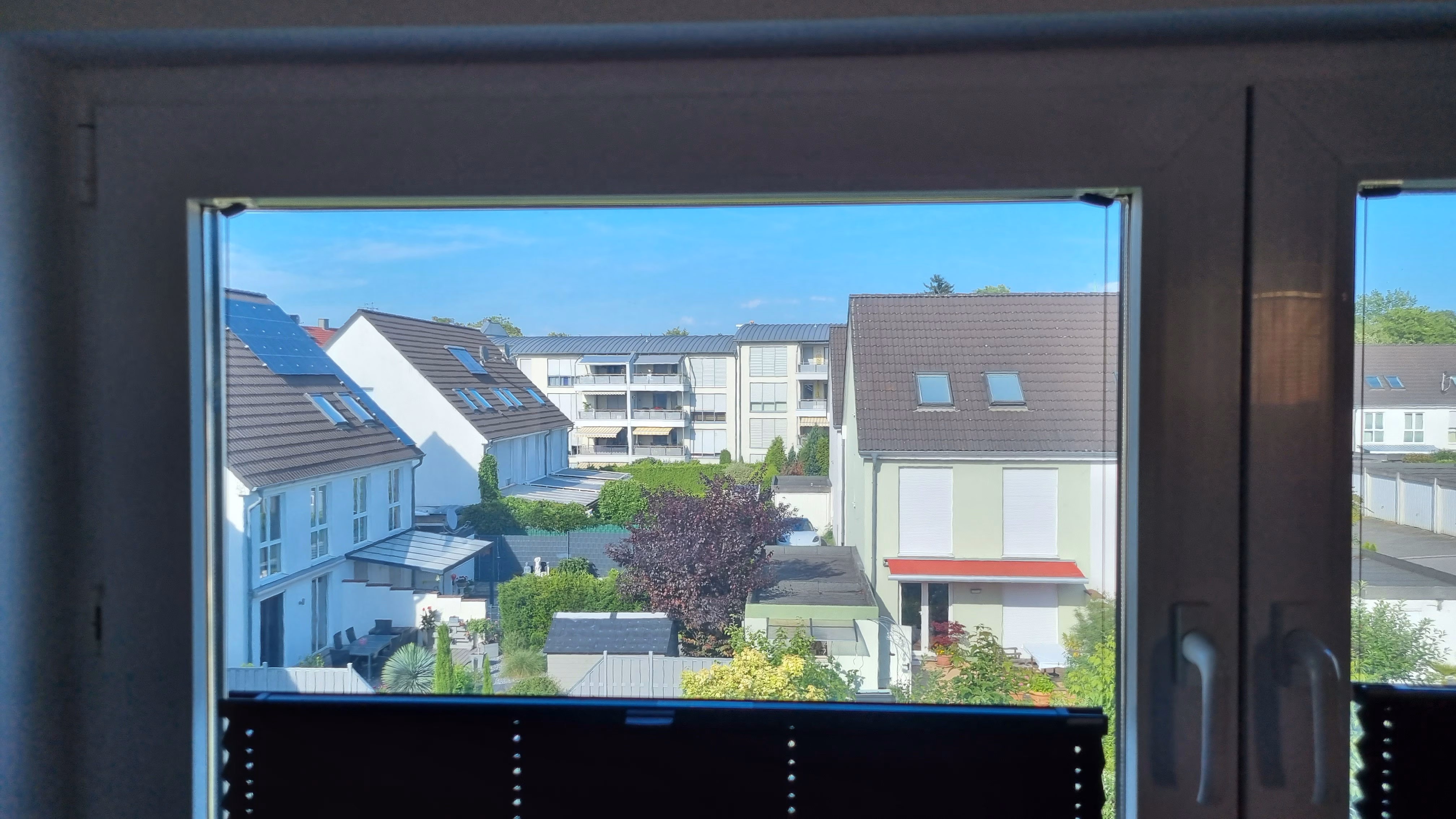 Wärmeschutzfolie, selbsthaftend, silber mittel Wärmeschutzfolie, selbsthaftend, mittel verspiegelt