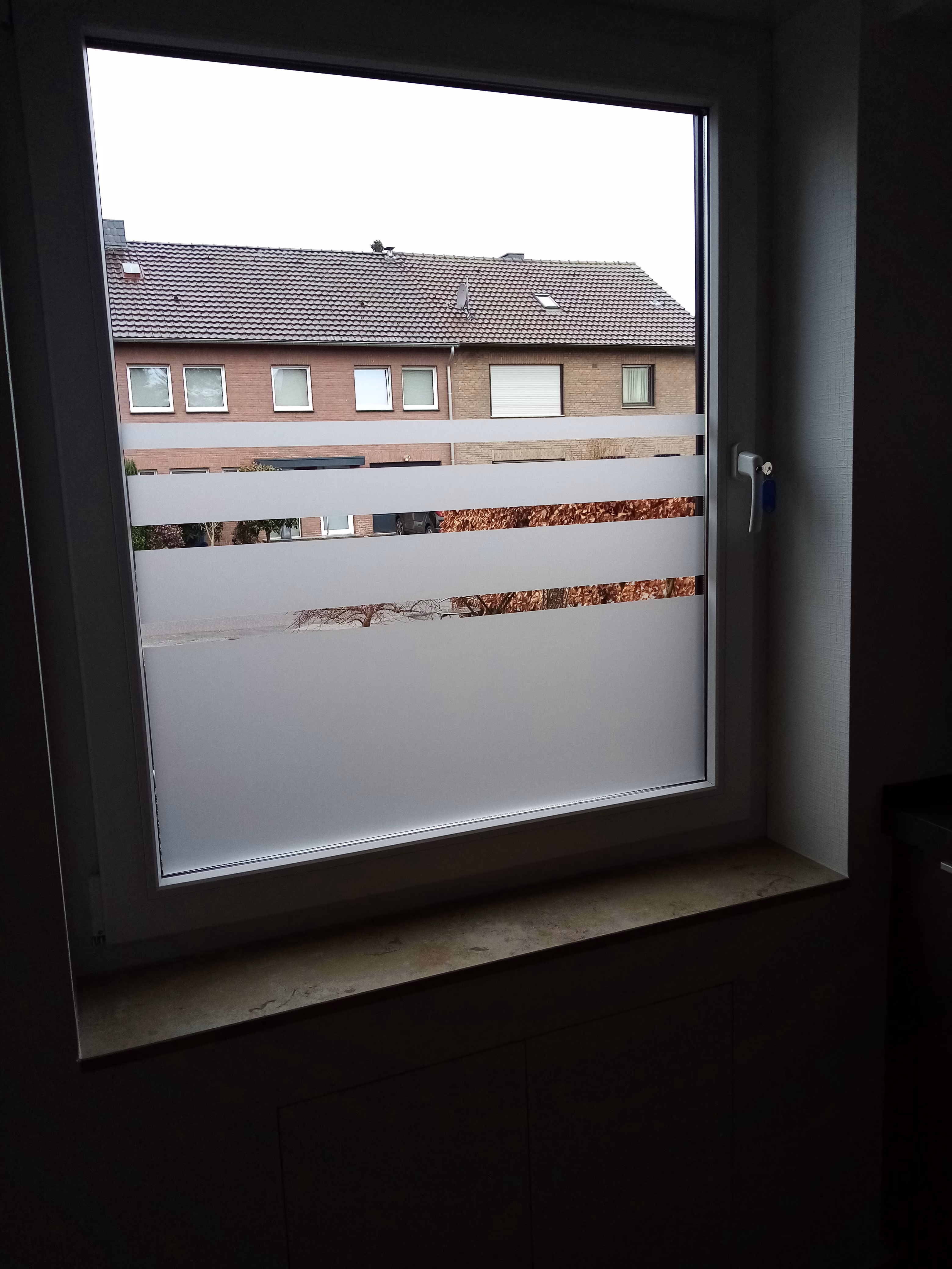 Glasdekor Satinatofolie mit Streifen
