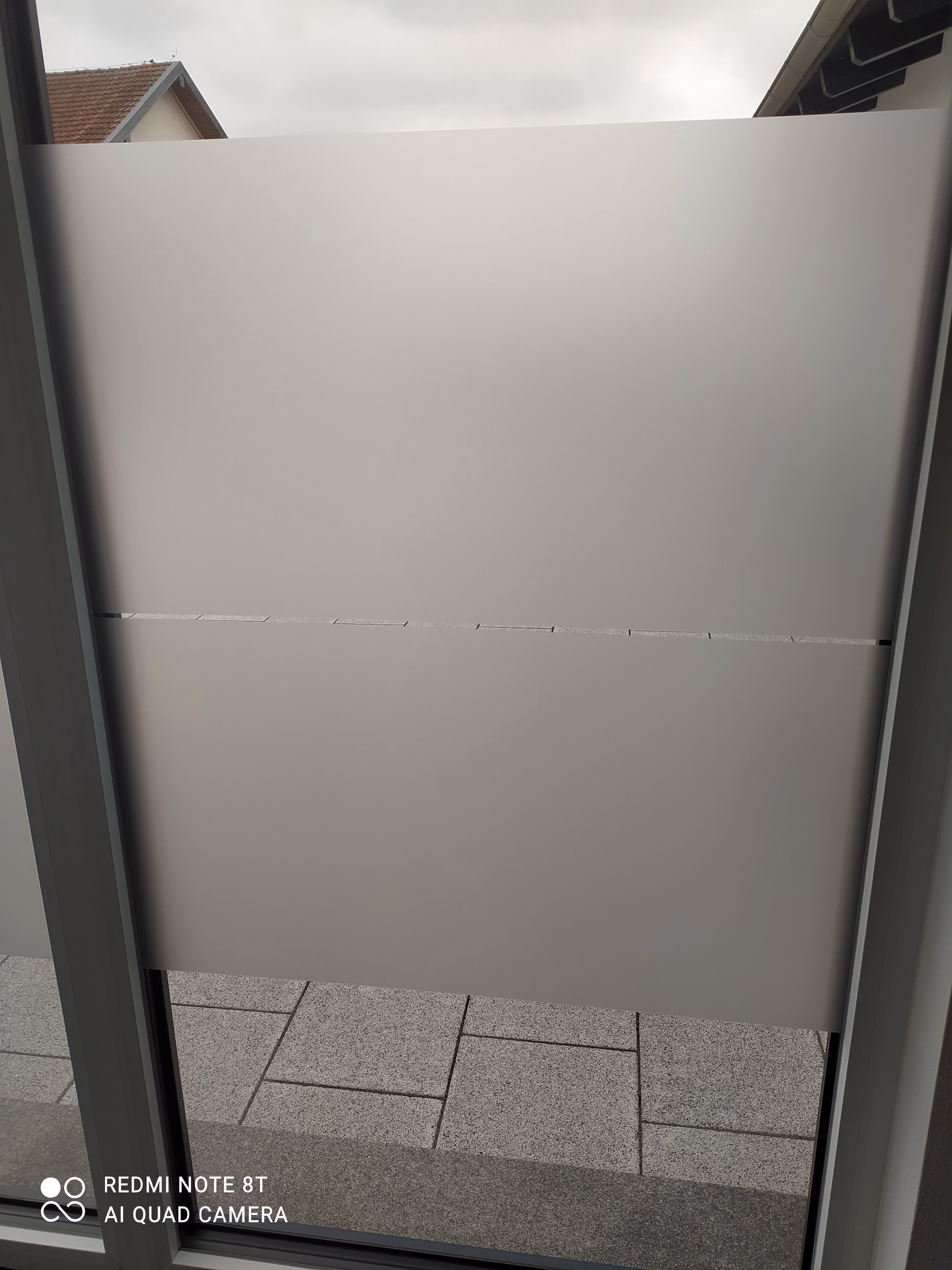 kleberlose Sichtschutzfolie im Ätzglasdesign kleberlose Sichtschutzfolie im Ätzglasdesign