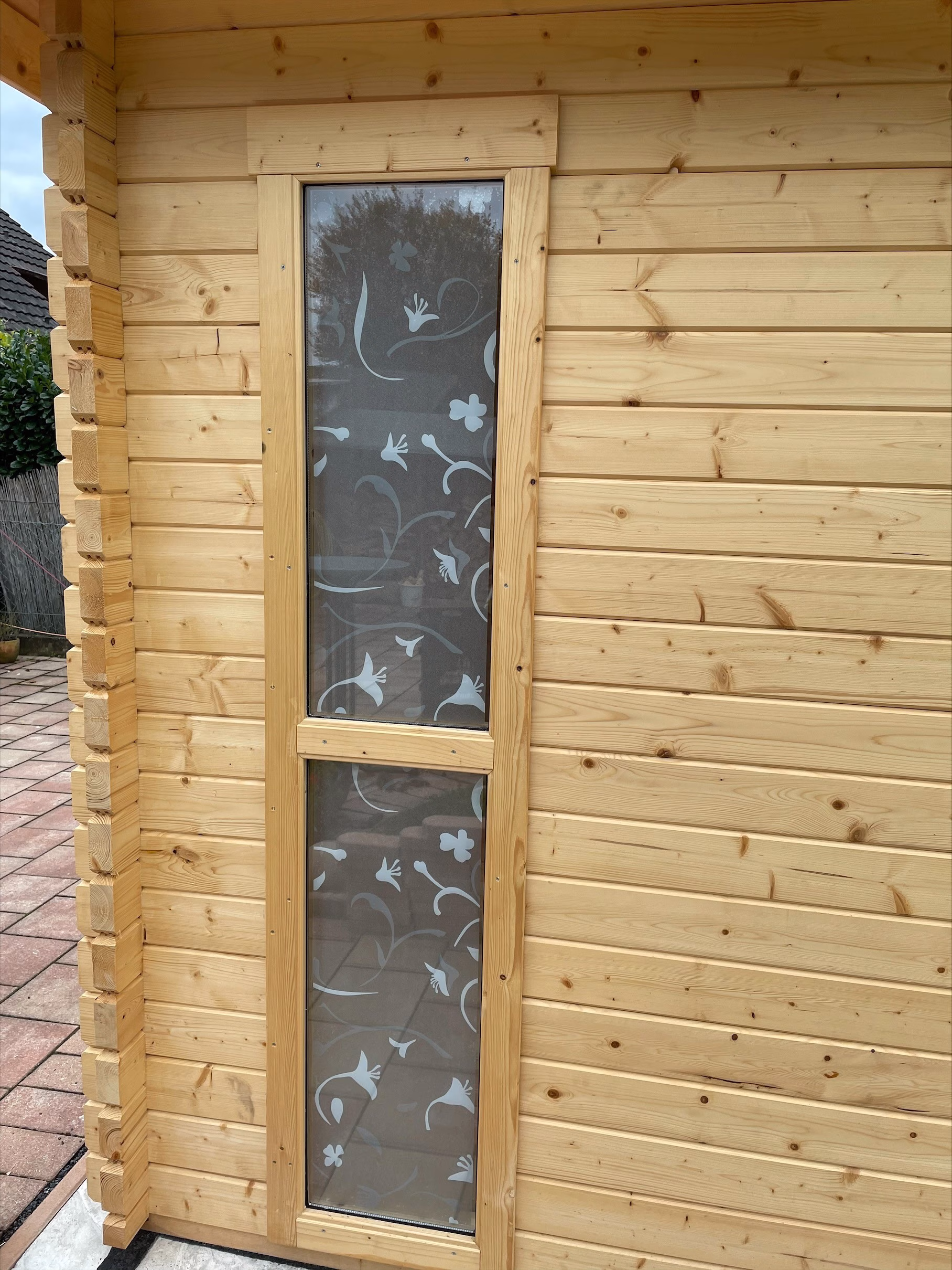 Selbsthaftende Fensterfolie mit Blumen