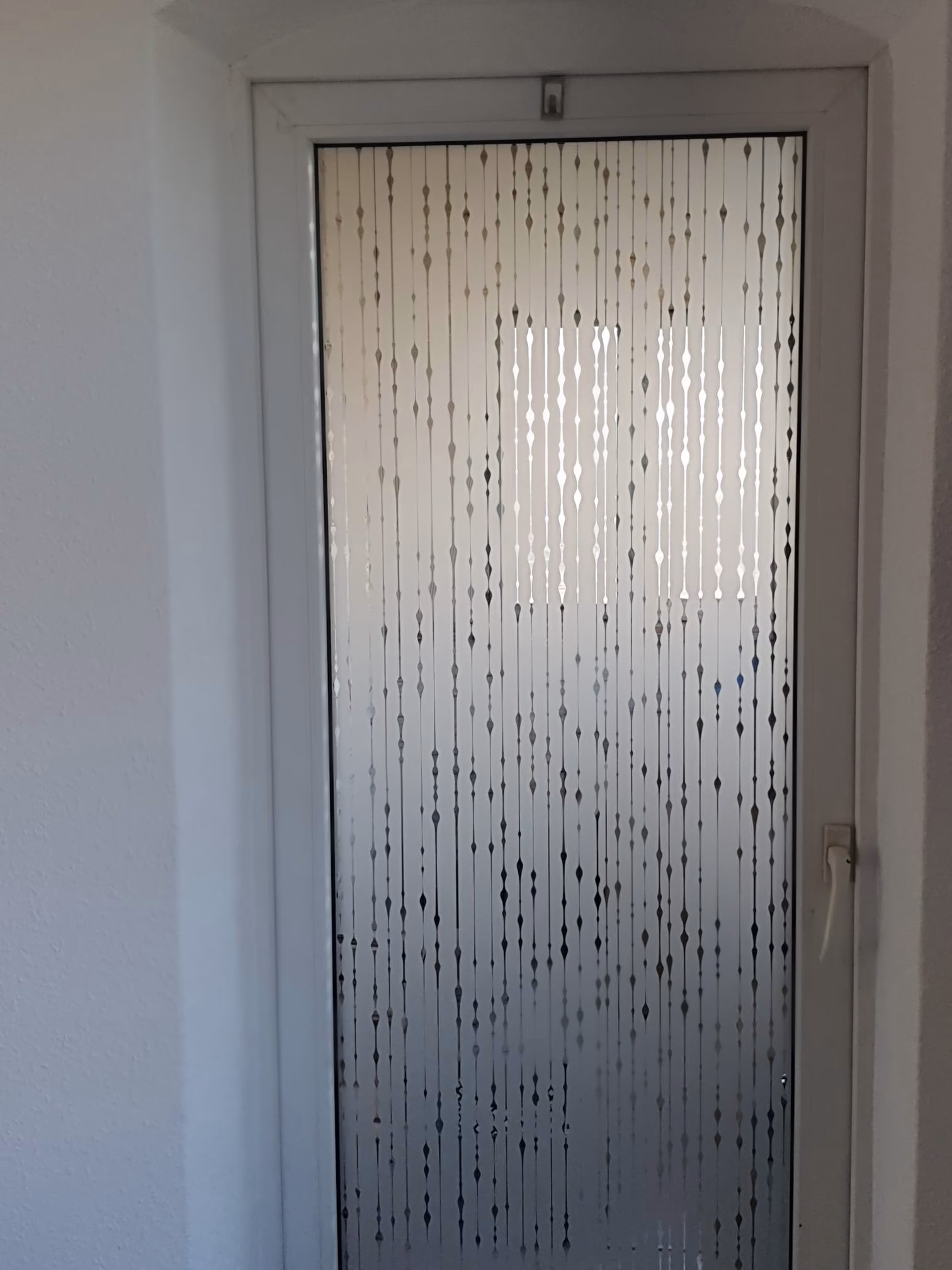 Dekorfolie, transp.-weiße Tropfenstruktur