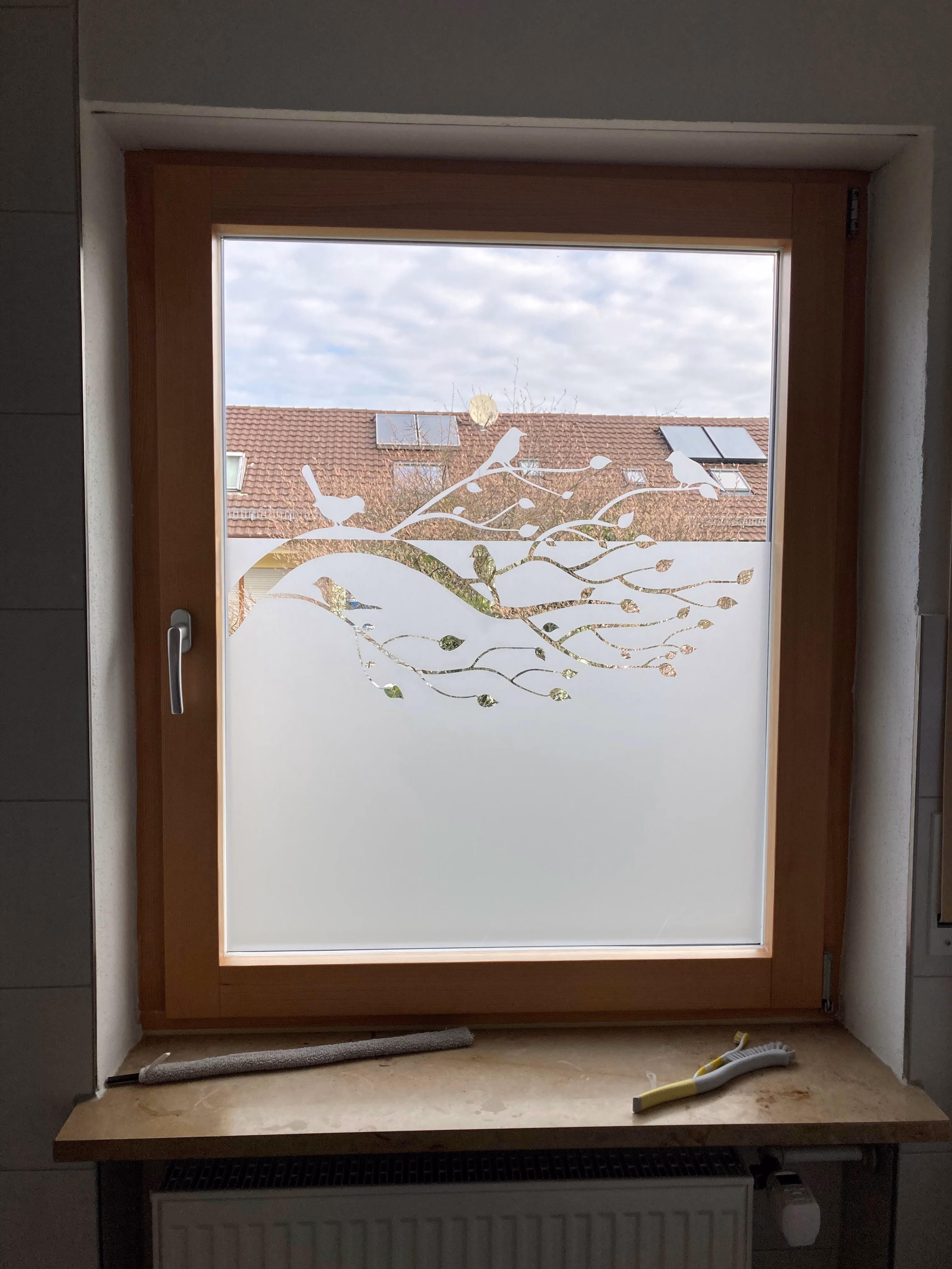 Glasdekorfolie Fenster, Baum und Vögel
