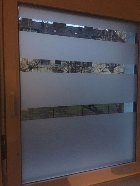 Fenster Dekor mit Streifen nach Maß angefertigt