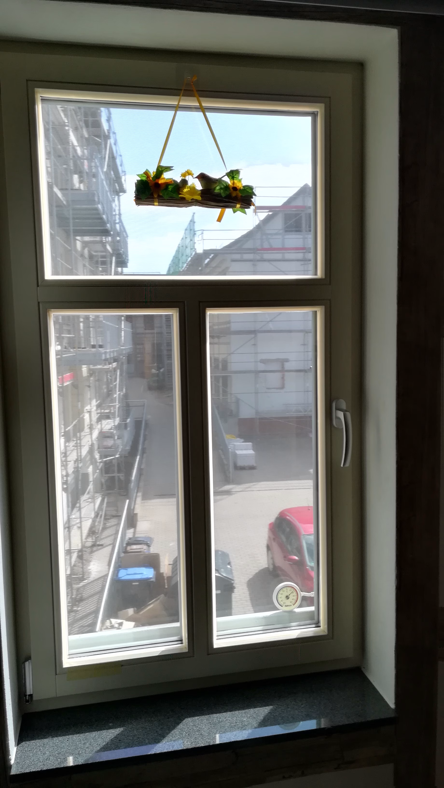 Innenansicht eines Stegfensters mit Spionspiegelfolie