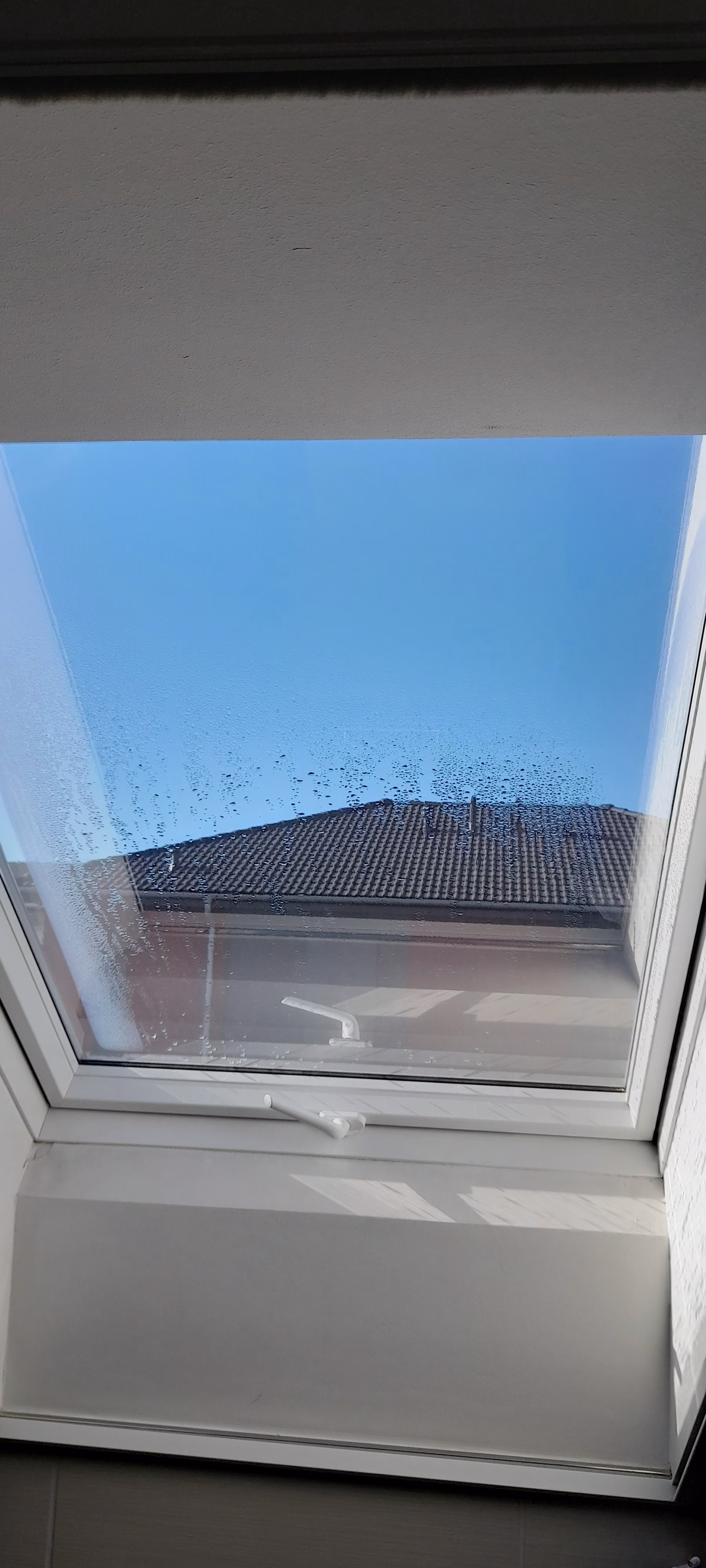 Selbsthaftende Sonnenschutzfolie silber mittel