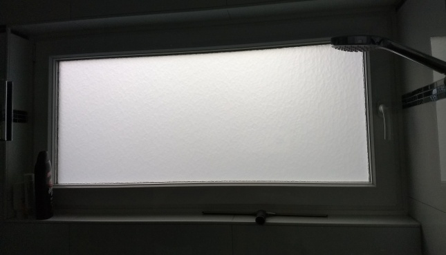 Milchglas Fenster in einer Dusche
