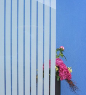 Dekorfolie, vertikale transparent-weiße Streifen, Breite 35 mm
