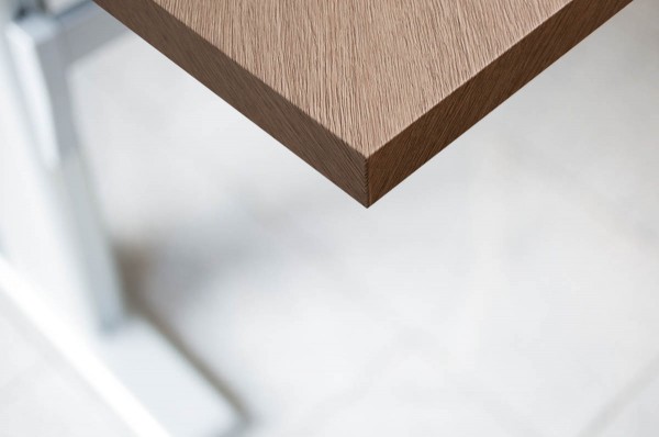 Eiche linear strukturiert