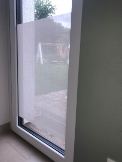 Fensterfolie mit Textilgewebe im Farbton Pearl