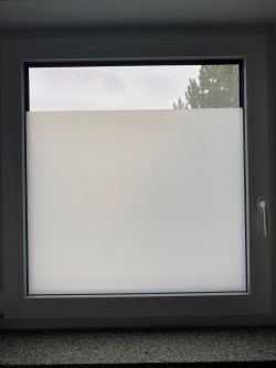 Milchglas Folie auf Badzeimmerfenster