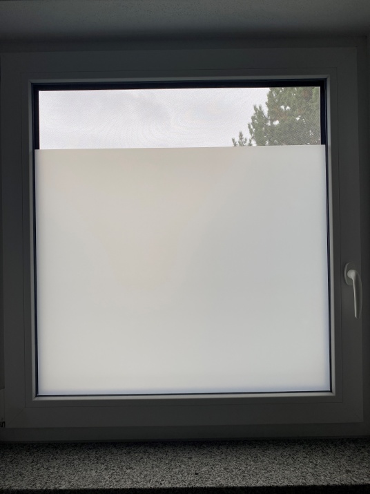 Milchglas Folie auf Badzeimmerfenster