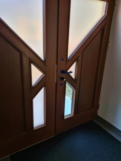 Fensterfolie mit Sichtschutz in bronze matt